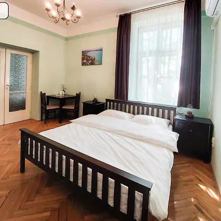 Hotel Gosztonyi *
