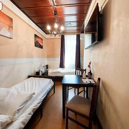 Hotel Gosztonyi *