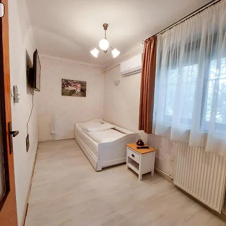 Hotel Gosztonyi