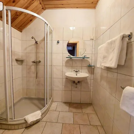 Hotel Gosztonyi *